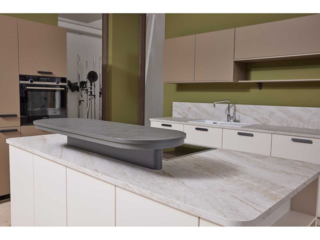 Showroomkeuken schüller collectie 2026 - afbeelding 20 van  23