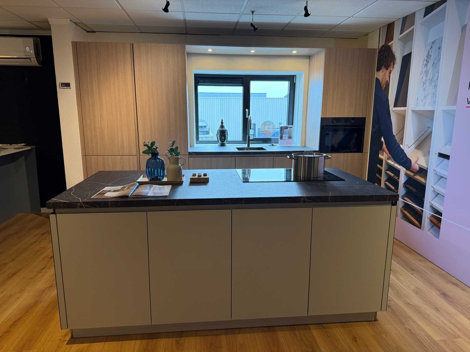 (showroom)keukens, apparatuur en wonen