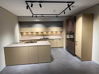 (showroom)keukens, keukenapparatuur en toebehoren