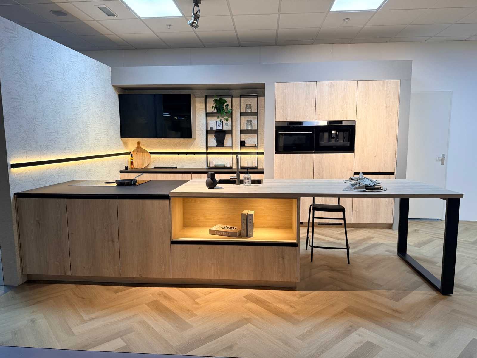 (showroom)keukens, keukenapparatuur en toebehoren