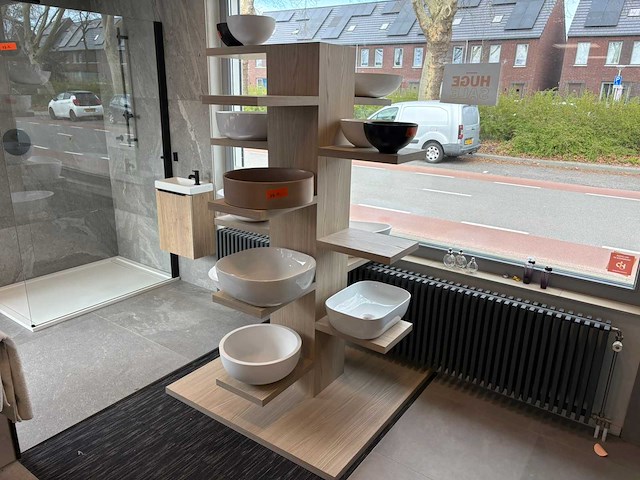 Showroommeubel - afbeelding 1 van  2