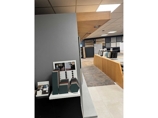 Showroom/presentatiemeubel - afbeelding 2 van  5