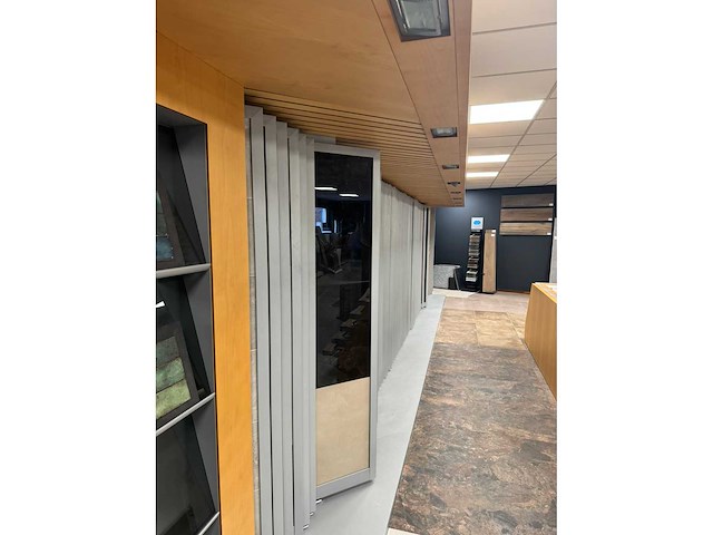 Showroom/presentatiemeubel - afbeelding 3 van  5