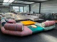 Showroomveiling van exclusieve designmeubels