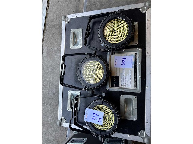 Showtec - dataflash led-stroboscopisch licht - diverse lichtapparatuur (3x) - afbeelding 2 van  3