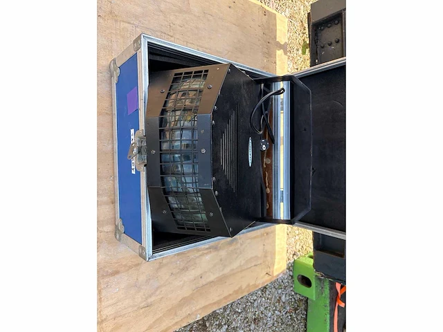 Showtec - derby - various light equipment - afbeelding 2 van  3