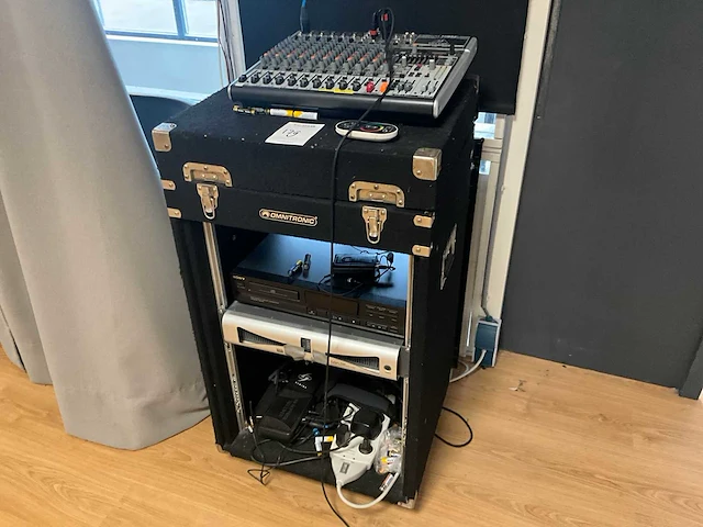 Showtec - geluidsinstallatie met speakers - afbeelding 1 van  11