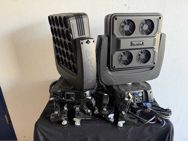 Showtec - infinity im-2515 - led moving heads (4x) - afbeelding 1 van  3