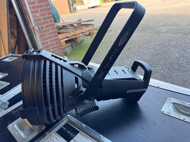 Showtec - solar fl 280 led-spotlight - spotlight - afbeelding 2 van  4