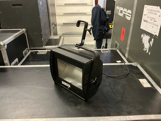 Showtec asymmetrical flood spotlight (12x) - afbeelding 1 van  3