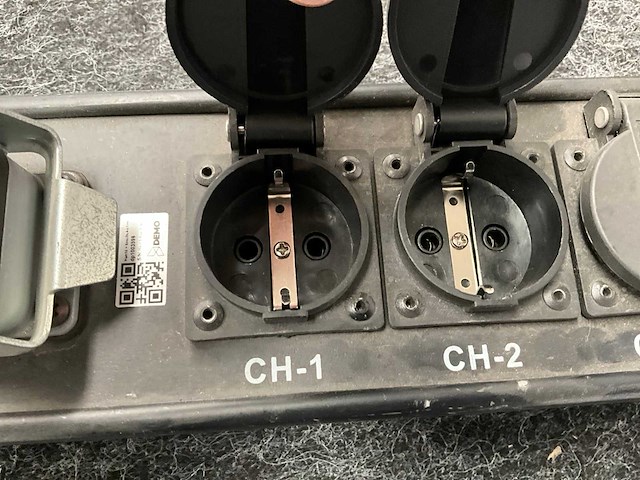 Showtec breakout bar 6ch (5x) - afbeelding 4 van  5