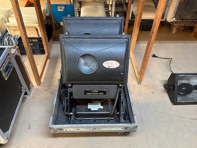 Showtec city painter 250 rgb colourchanger (2x) - afbeelding 2 van  6