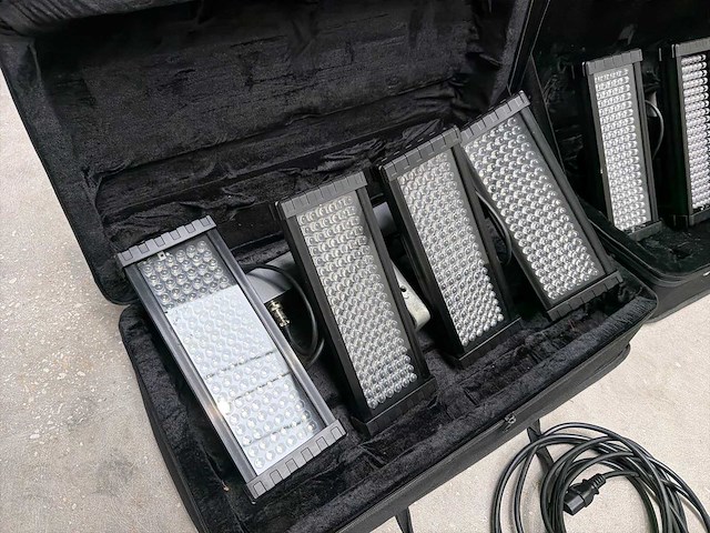 Showtec compact bar 4set feestverlichting (2x) - afbeelding 2 van  4