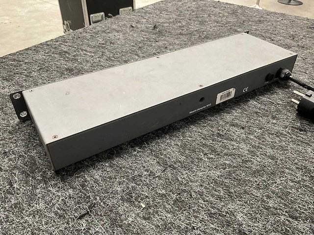 Showtec db 1-8 dmx booster/splitter 8ch 3p (2x) - afbeelding 4 van  5