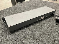 Showtec db 1-8 dmx booster/splitter 8ch 3p (2x) - afbeelding 4 van  5