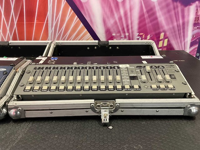 Showtec dmx controller (3x) - afbeelding 6 van  7