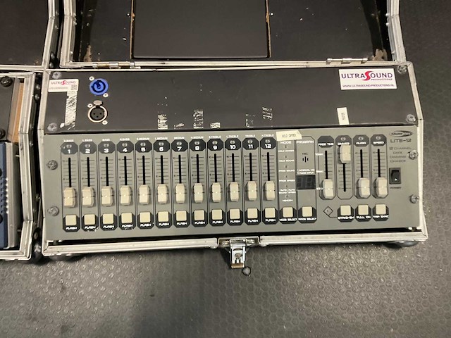 Showtec dmx controller (3x) - afbeelding 7 van  7