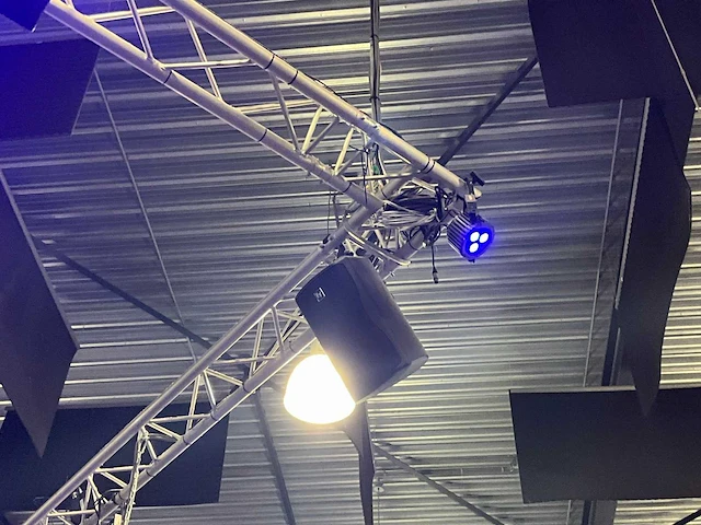 Showtec geluidsinstallatie met verlichting - afbeelding 4 van  6