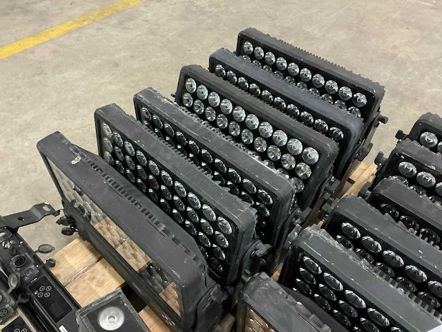 Showtec helix s5000 led washer (6x) - afbeelding 6 van  6