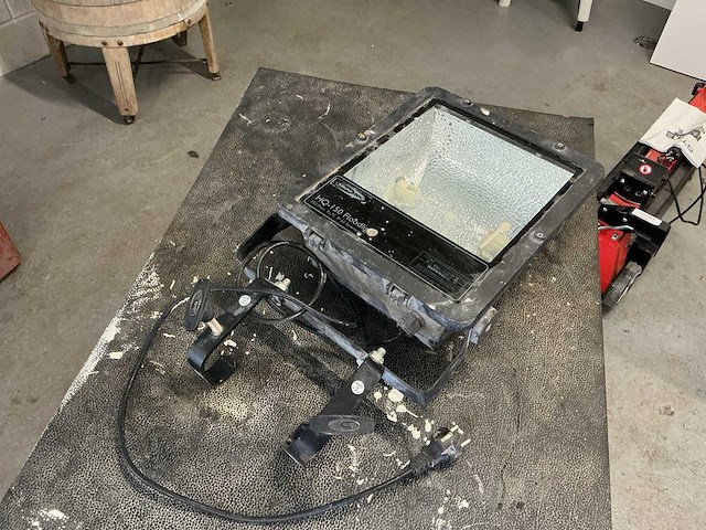 Showtec hq150 bouwlamp - afbeelding 1 van  3