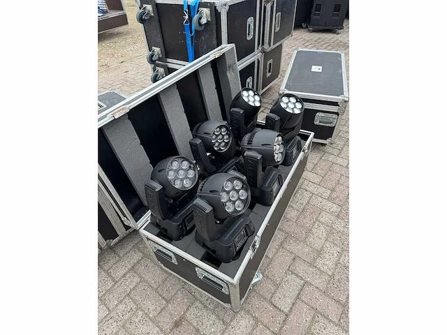 Showtec infinity - iw-715 - led moving heads (6x) - afbeelding 2 van  6