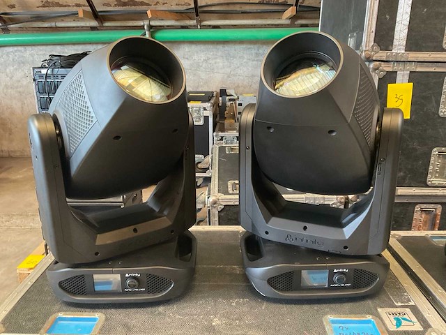 Showtec infinity furion s401 led-moving head (4x) - afbeelding 2 van  3