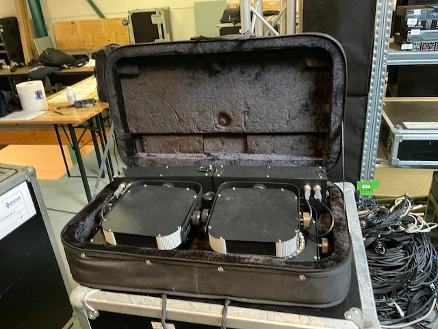 Showtec led spotbar 4-spots (2x) - afbeelding 3 van  3