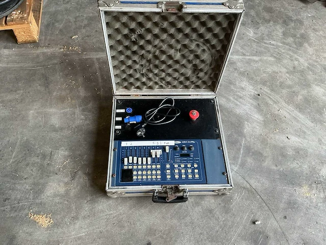 Showtec light jockey lichtmengtafel - afbeelding 1 van  4