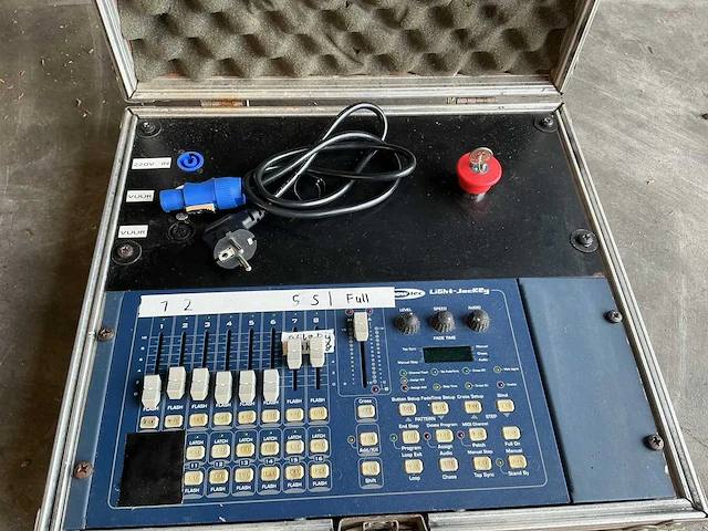 Showtec light jockey lichtmengtafel - afbeelding 3 van  4