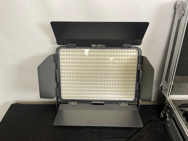 Showtec media panel 100 led paneel - afbeelding 1 van  7