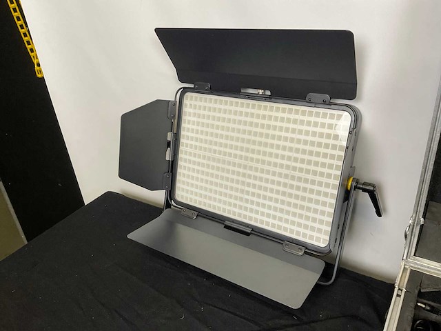 Showtec media panel 100 led paneel - afbeelding 2 van  7