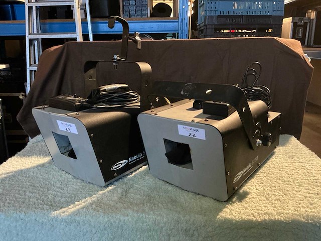 Showtec nebula s-150 sneeuwmachine (2x) - afbeelding 1 van  7