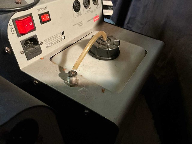 Showtec nebula s-150 sneeuwmachine (2x) - afbeelding 7 van  7