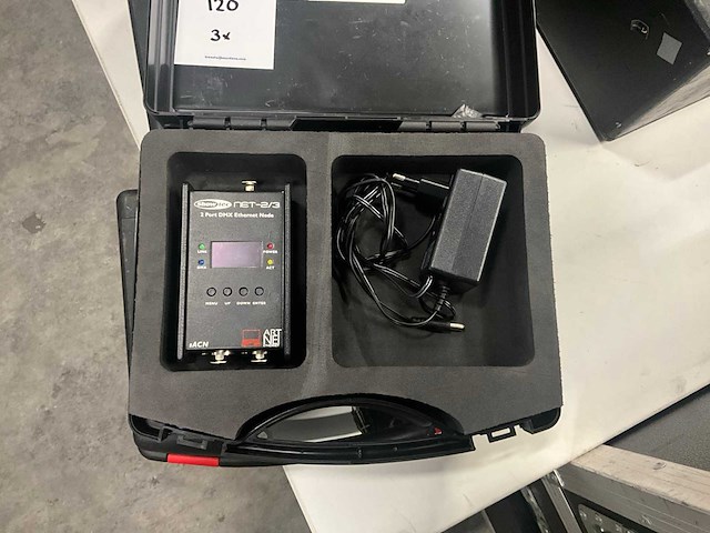 Showtec net-2/3 dmx-netwerkconverter (3x) - afbeelding 1 van  6