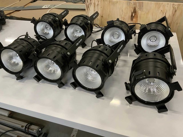 Showtec p56-90 rgb spotlight (8x) - afbeelding 2 van  7