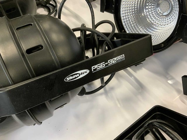 Showtec p56-90 rgb spotlight (8x) - afbeelding 3 van  7