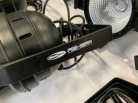 Showtec p56-90 rgb spotlight (8x) - afbeelding 3 van  7