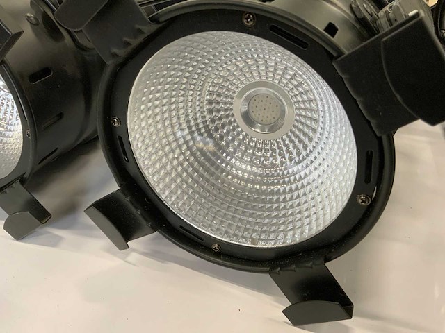 Showtec p56-90 rgb spotlight (8x) - afbeelding 4 van  7