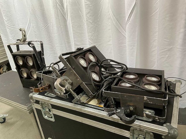 Showtec passive 4-light blinder (5x) - afbeelding 5 van  5