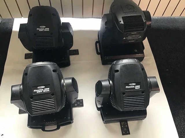 Showtec phantom 250 wash moving head (4x) - afbeelding 1 van  9