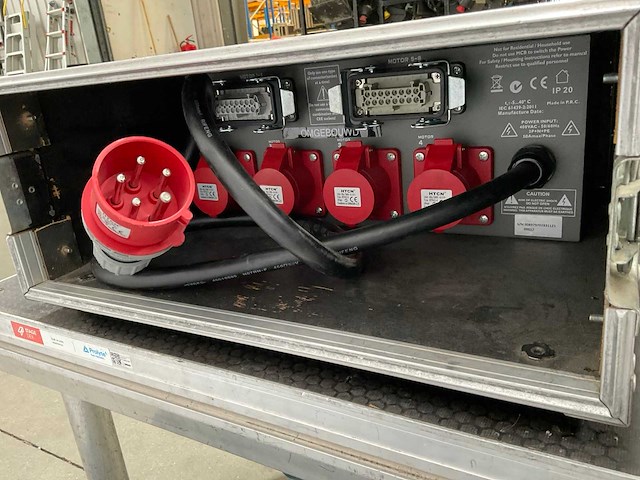 Showtec ple-30-080 kettingtakel controller 8ch - afbeelding 4 van  7