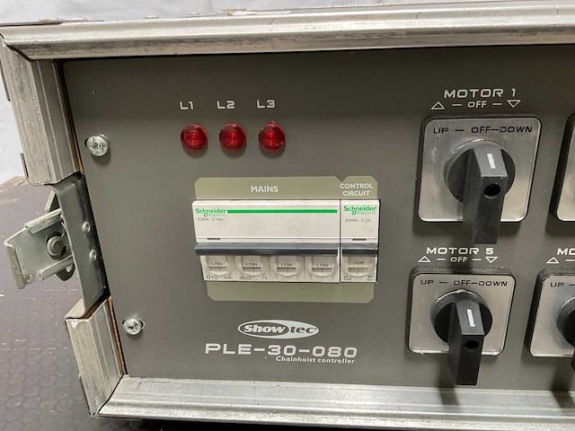 Showtec ple-30-080 kettingtakel controller 8ch - afbeelding 6 van  7