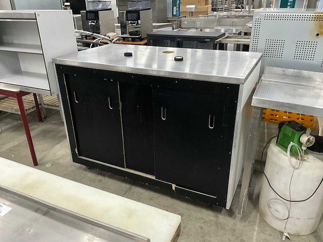 Showtec pop - 166 buffetmeubel met vuilwatervoorziening - afbeelding 1 van  9