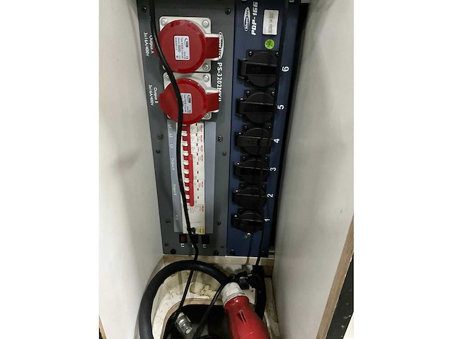 Showtec pop - 166 buffetmeubel met vuilwatervoorziening - afbeelding 6 van  9