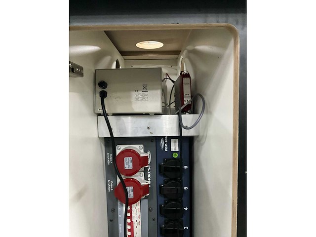 Showtec pop - 166 buffetmeubel met vuilwatervoorziening - afbeelding 7 van  9