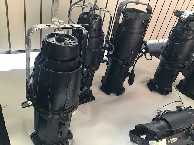 Showtec profile 750 theaterlamp / podiumlampen (7x) - afbeelding 3 van  4