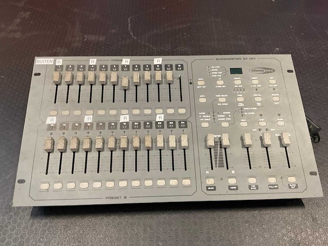 Showtec showmaster 24 mkii lichtmengtafel - afbeelding 1 van  6