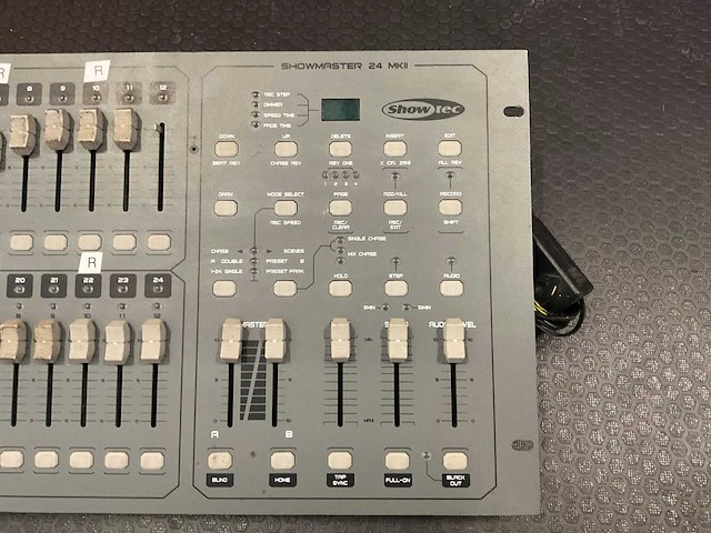 Showtec showmaster 24 mkii lichtmengtafel - afbeelding 3 van  6