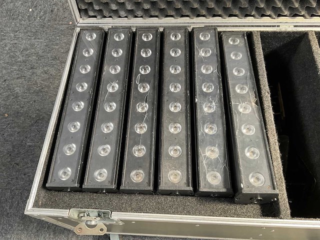 Showtec spectral 650 spotlight (12x) - afbeelding 7 van  10