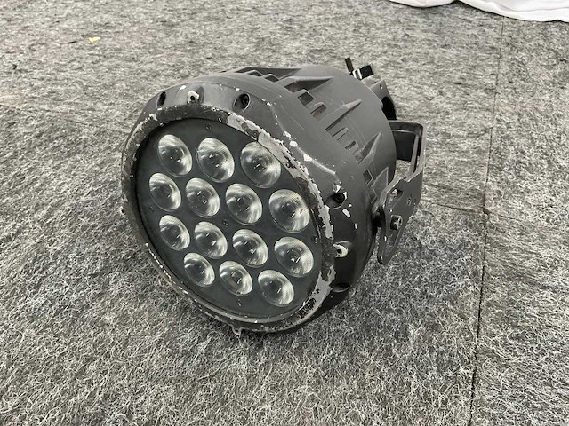 Showtec spectral m800 spotlight (3x) - afbeelding 1 van  6